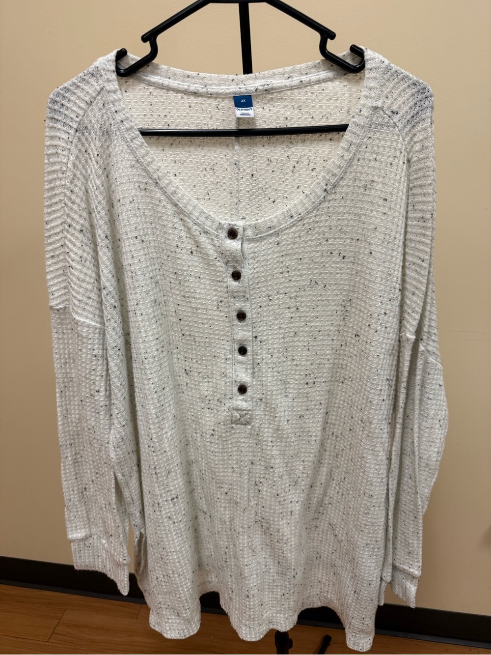 Old Navy White and Black Waffle Knit Top - 2X